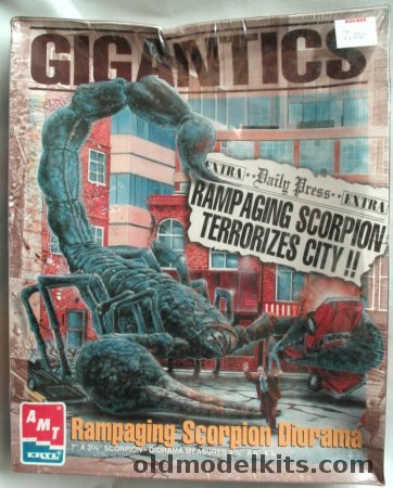 AMT Gigantics-Giant Rampaging Scorpion Diorama, 8390-10DO plastic model kit